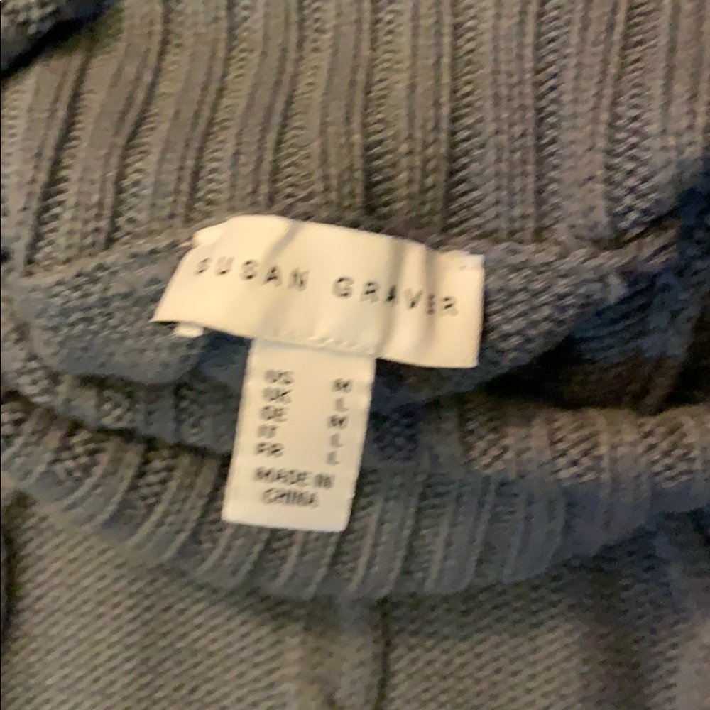 Grey turtleneck tunic - Picture 3 of 3
